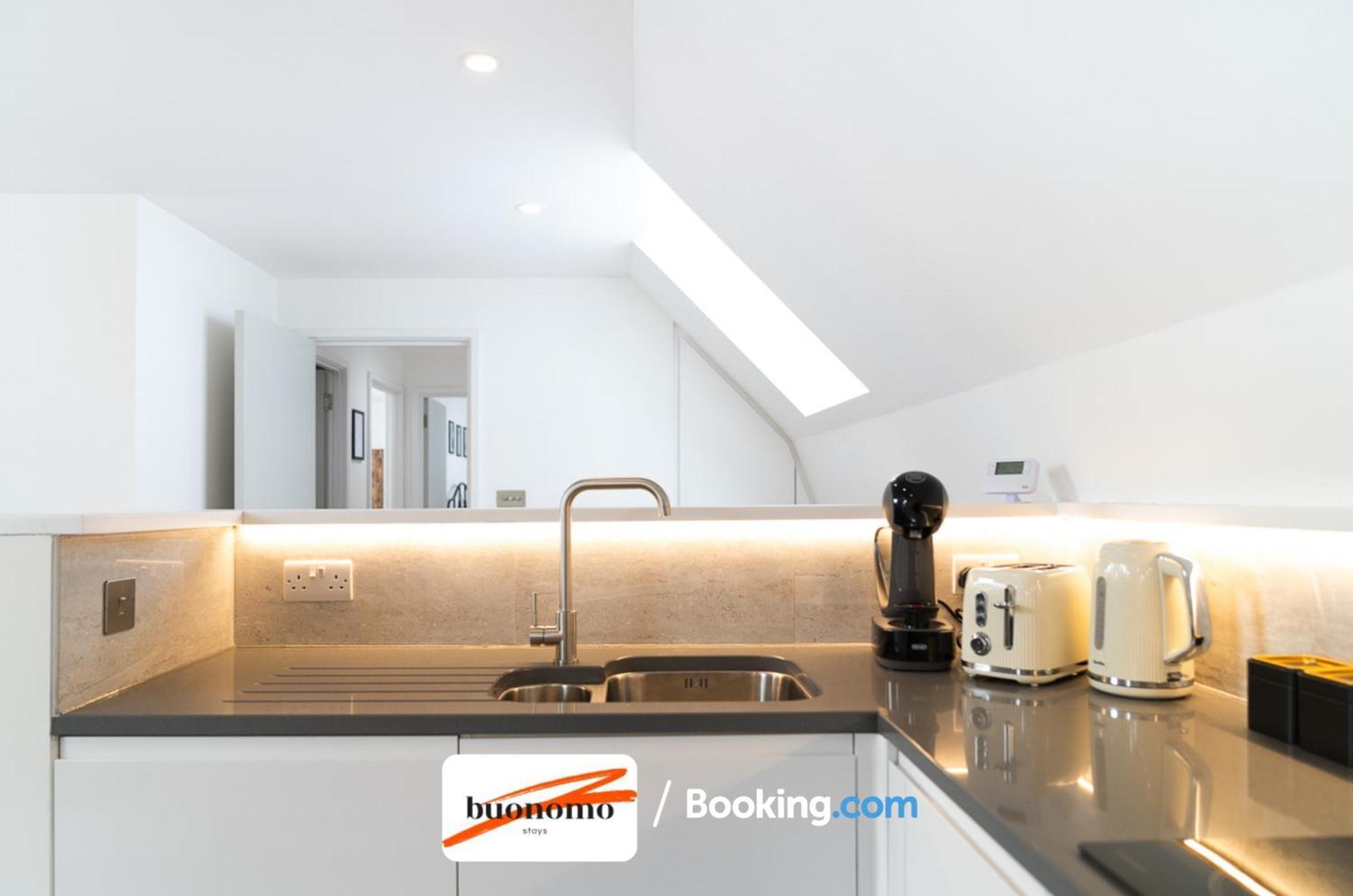 Two Bedroom Apartment At Buonomo Stays Short Lets & Serviced Accommodation Londra Dış mekan fotoğraf